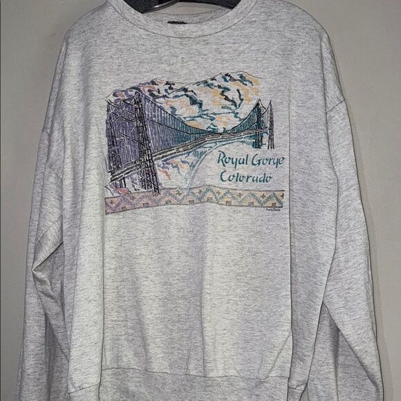 Vintage Light Heather Grey Casual Crew Neck Sweater with Graphic Elements - Picture 1 of 10